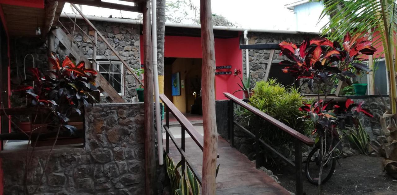 阿约拉港 Galapagos Morning Glory旅舍 外观 照片